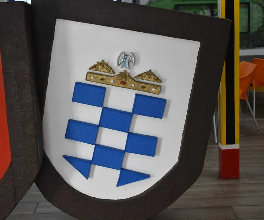 El Tercio Duque de Alba 2&ordm; de La Legi&oacute;n visita el centro de menores 'La Esperanza_ (12)