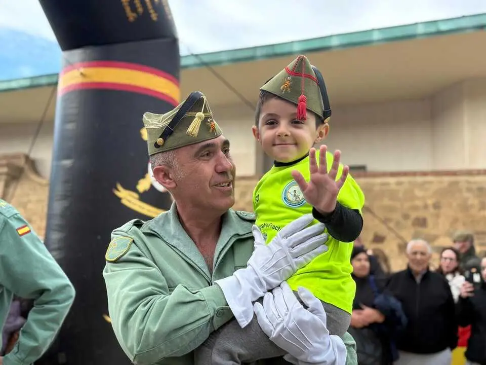 Cuna de La Legi&oacute;n joven y benjam&iacute;n / Rafa B&aacute;ez