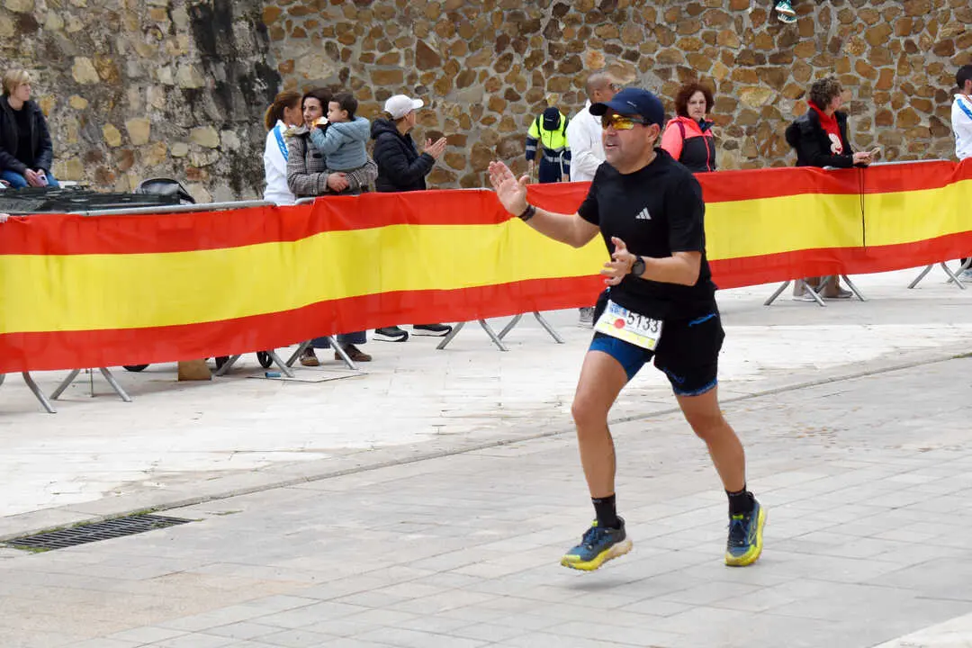 Llegada a meta de la prueba de 50 kil&oacute;metros de la Cuna de la Legi&oacute;n de Ceuta (60)