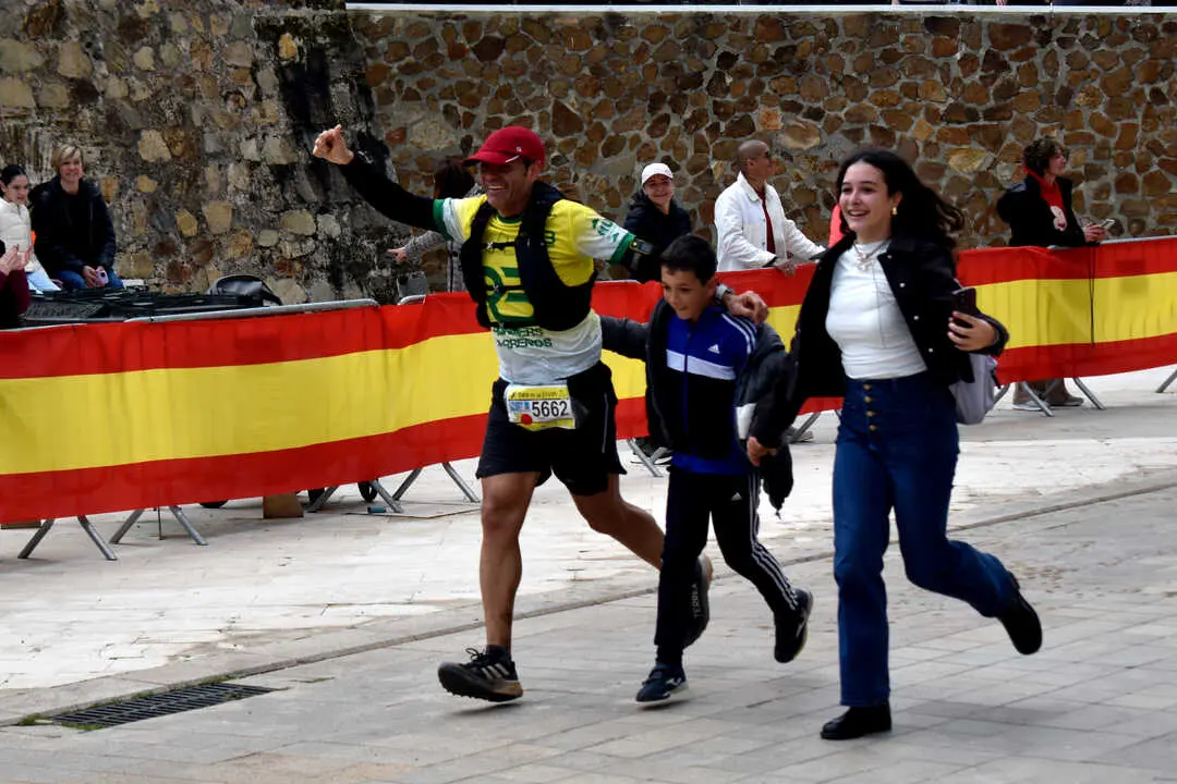 Llegada a meta de la prueba de 50 kil&oacute;metros de la Cuna de la Legi&oacute;n de Ceuta (55)