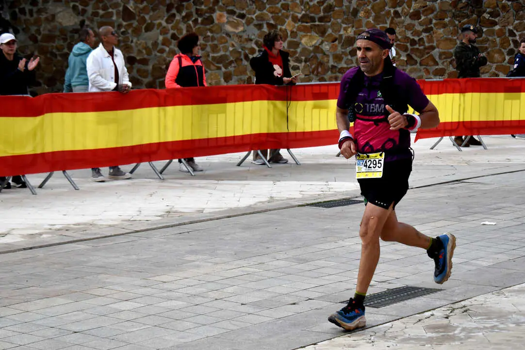 Llegada a meta de la prueba de 50 kil&oacute;metros de la Cuna de la Legi&oacute;n de Ceuta (48)