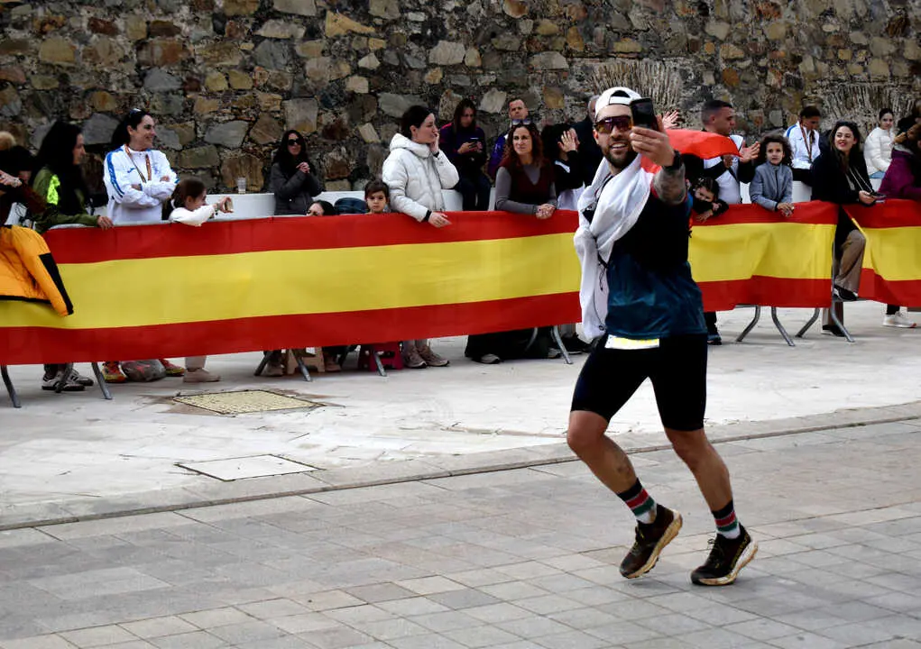 Llegada a meta de la prueba de 50 kil&oacute;metros de la Cuna de la Legi&oacute;n de Ceuta (46)