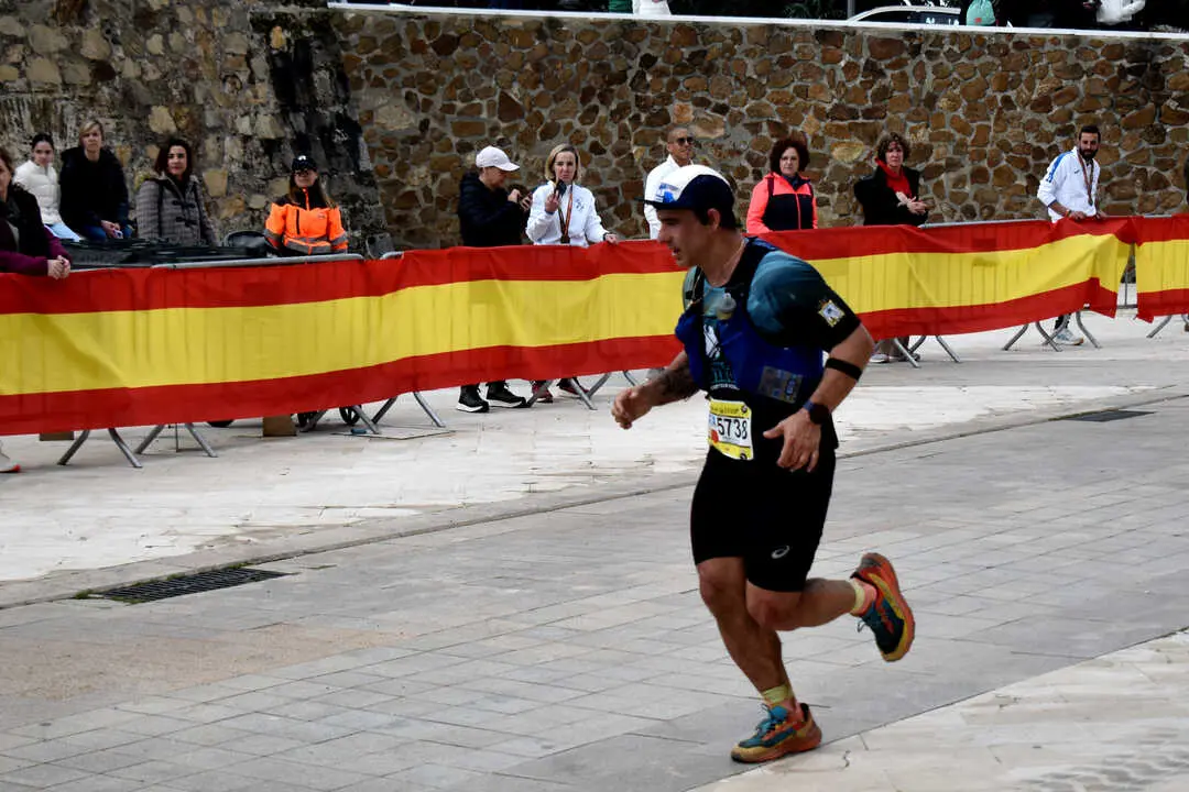 Llegada a meta de la prueba de 50 kil&oacute;metros de la Cuna de la Legi&oacute;n de Ceuta (40)