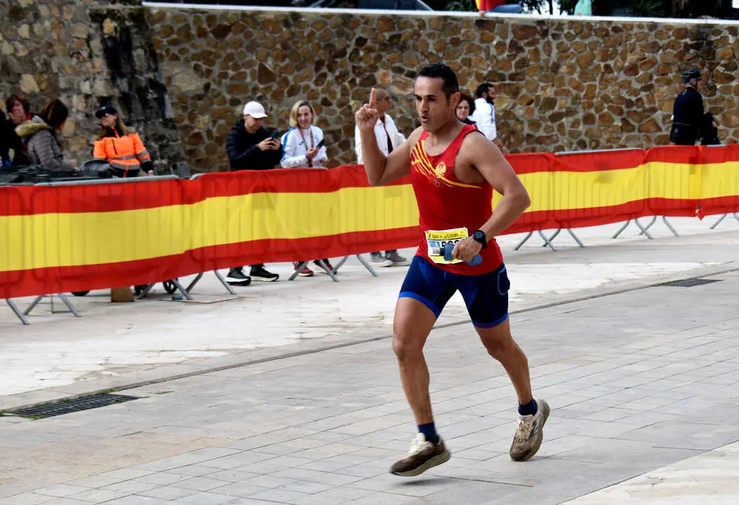 Llegada a meta de la prueba de 50 kil&oacute;metros de la Cuna de la Legi&oacute;n de Ceuta (34)