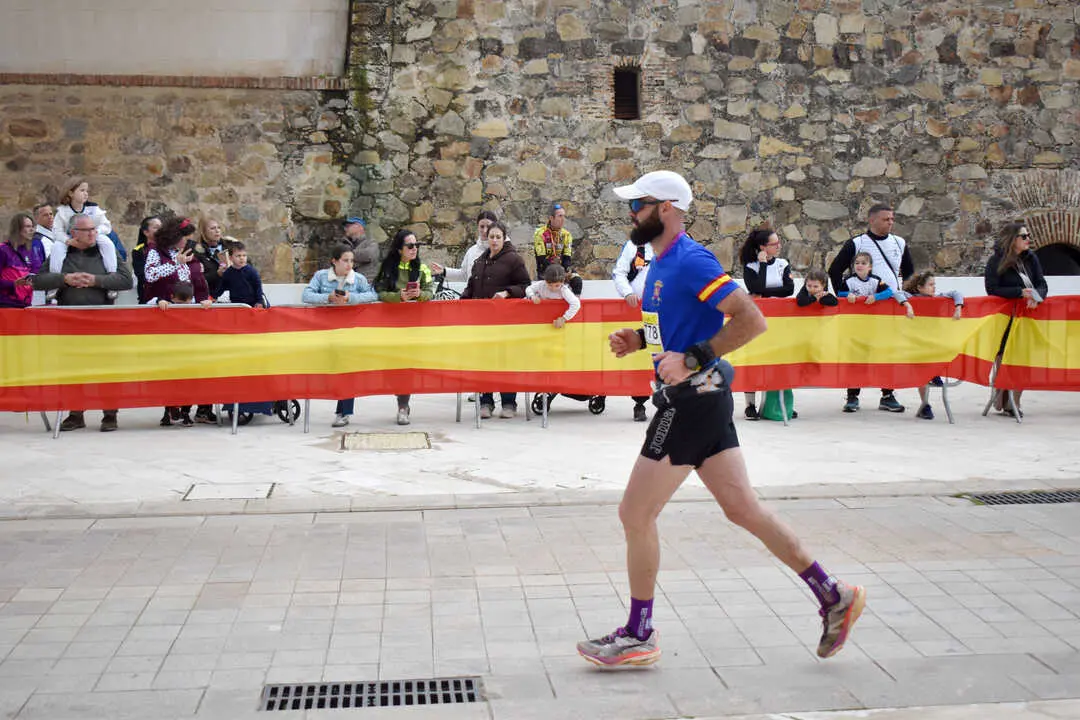 Llegada a meta de la prueba de 50 kil&oacute;metros de la Cuna de la Legi&oacute;n de Ceuta (23)
