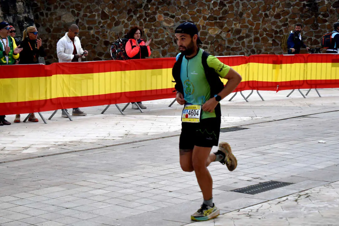 Llegada a meta de la prueba de 50 kil&oacute;metros de la Cuna de la Legi&oacute;n de Ceuta (20)