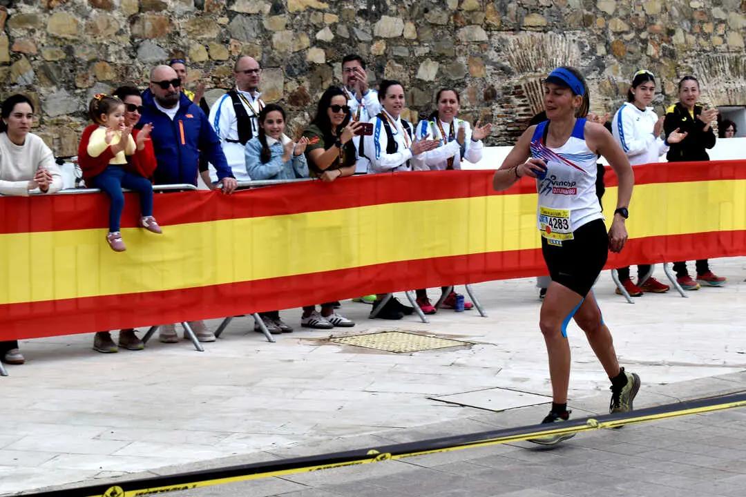 Llegada a meta de la prueba de 50 kil&oacute;metros de la Cuna de la Legi&oacute;n de Ceuta (9)