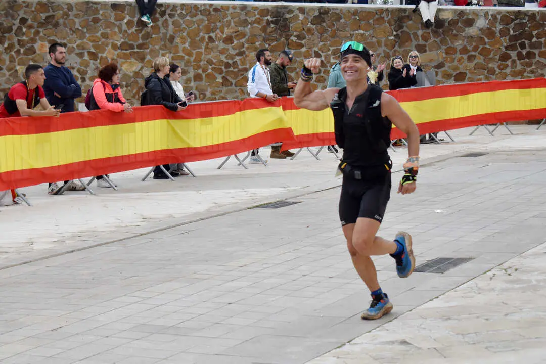 Llegada a meta de la prueba de 50 kil&oacute;metros de la Cuna de la Legi&oacute;n de Ceuta (84)
