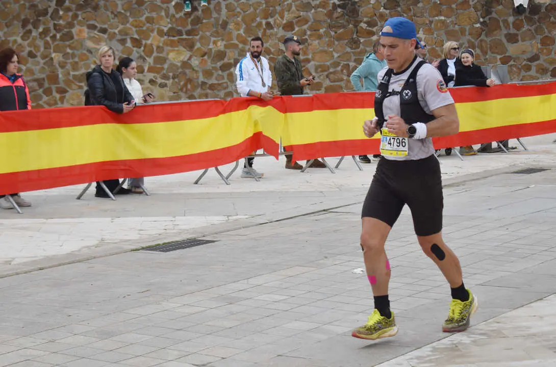 Llegada a meta de la prueba de 50 kil&oacute;metros de la Cuna de la Legi&oacute;n de Ceuta (75)