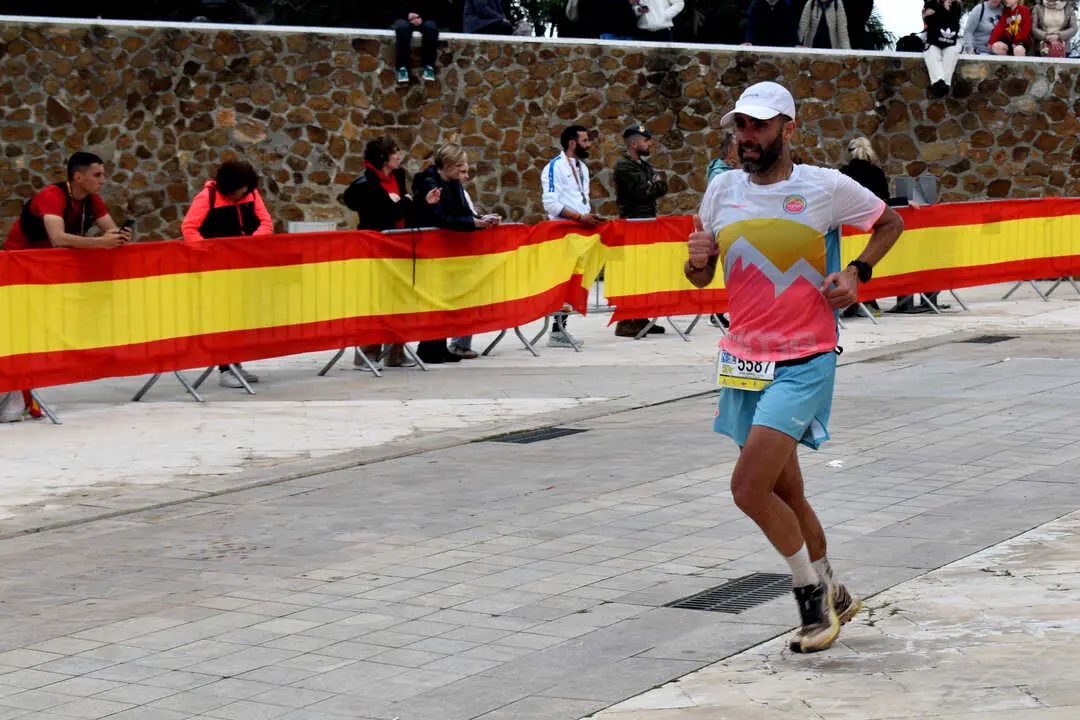 Llegada a meta de la prueba de 50 kil&oacute;metros de la Cuna de la Legi&oacute;n de Ceuta (70)