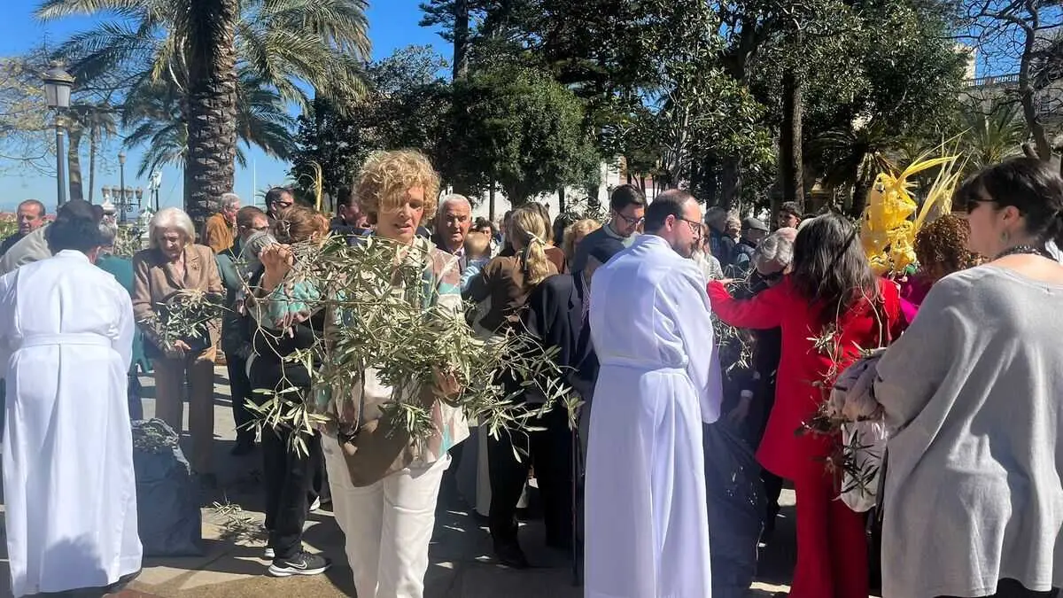 Bendici&oacute;n de palmas del Domingo de Ramos / Andr&eacute;s Illescas