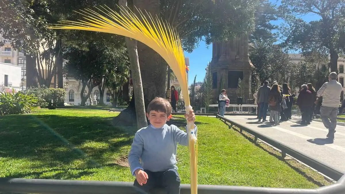 Bendici&oacute;n de palmas del Domingo de Ramos / Andr&eacute;s Illescas