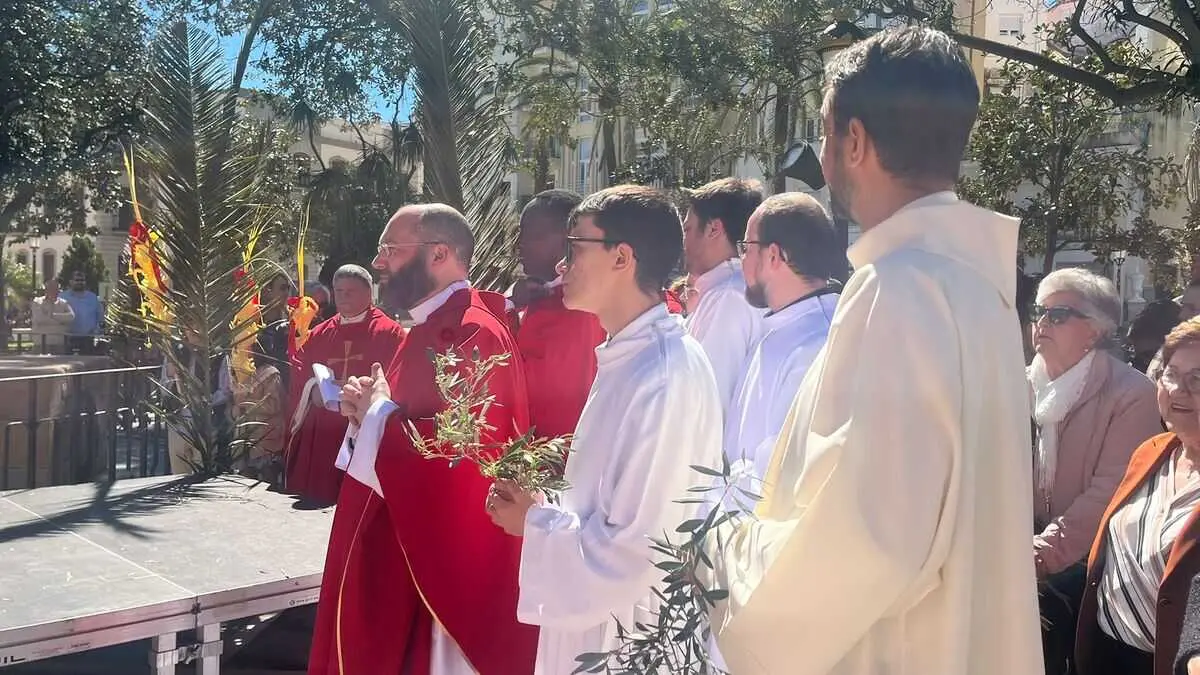Bendici&oacute;n de palmas del Domingo de Ramos / Andr&eacute;s Illescas