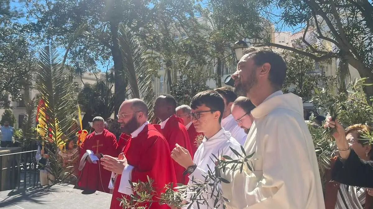 Bendici&oacute;n de palmas del Domingo de Ramos / Andr&eacute;s Illescas