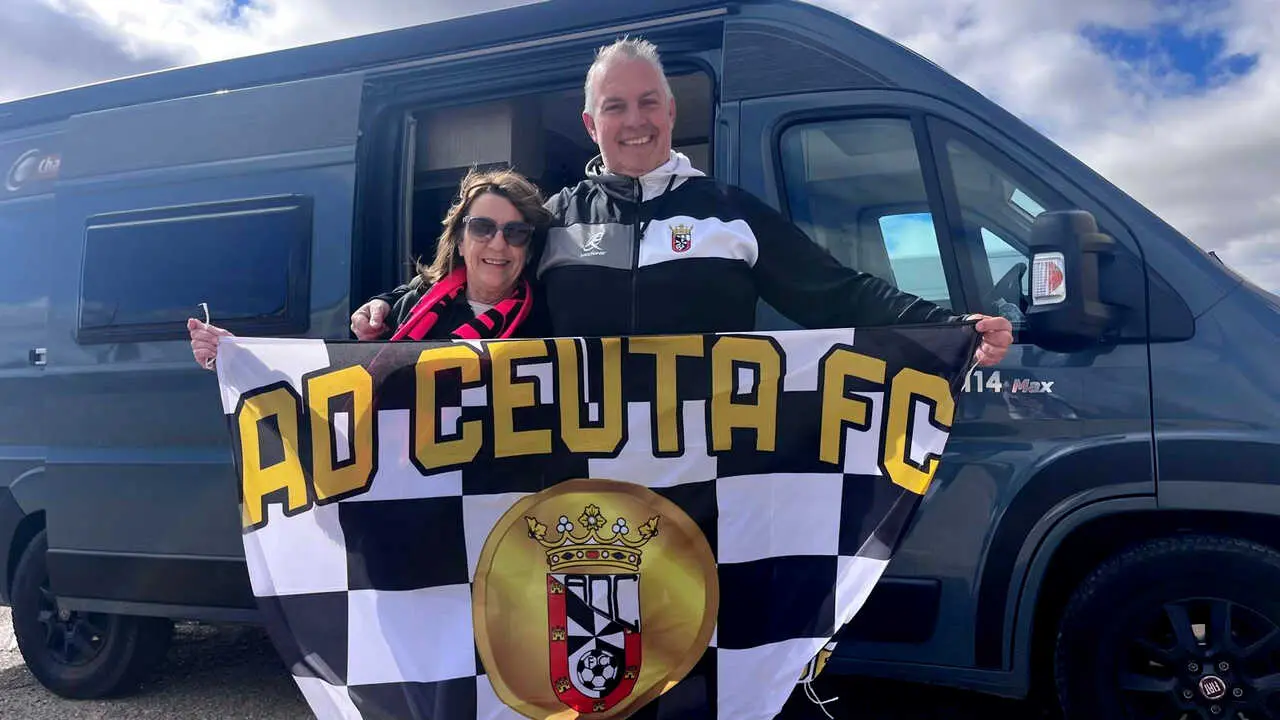 Aficionados de la AD Ceuta FC en Burgos