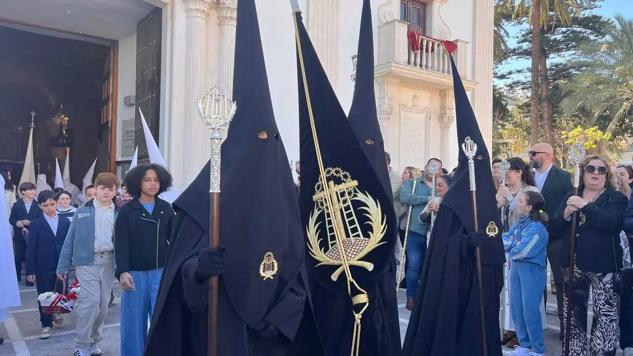 Salida procesional del Resucitado / M&oacute;nica Rivero