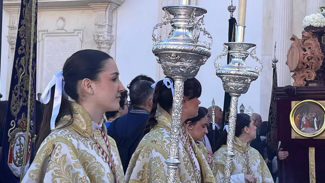 Salida procesional del Resucitado / M&oacute;nica Rivero