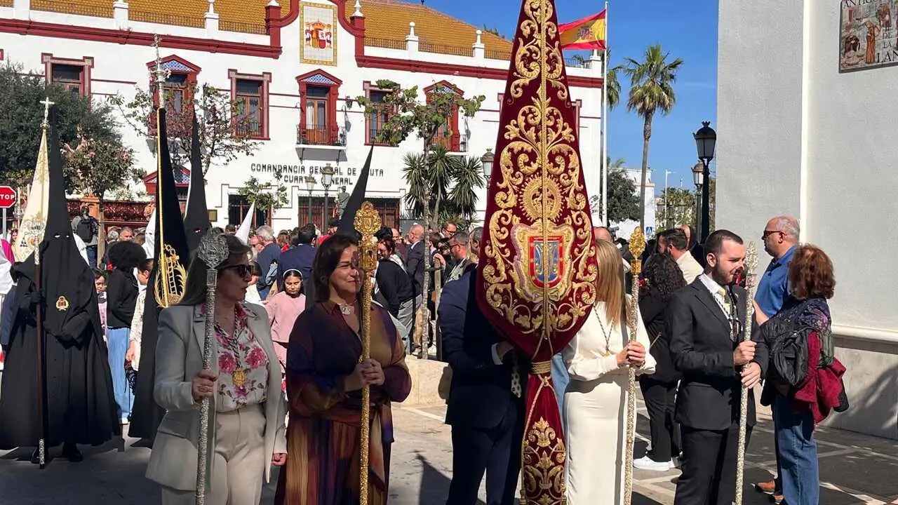 Salida procesional del Resucitado / M&oacute;nica Rivero