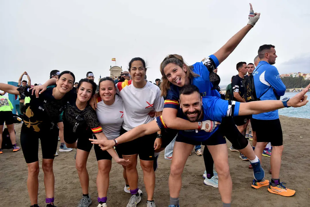 Llegada a la playa de la Ribera en la novena edici&oacute;n del Desaf&iacute;o de los 300 de Regulares (75)