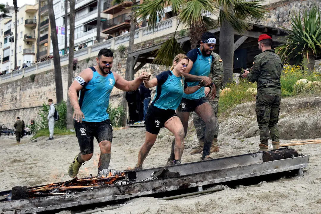 Llegada a la playa de la Ribera en la novena edici&oacute;n del Desaf&iacute;o de los 300 de Regulares (66)