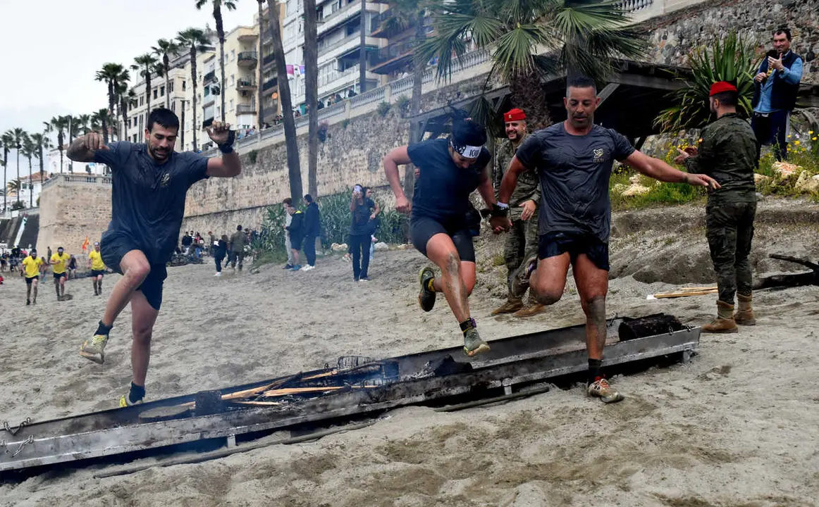 Llegada a la playa de la Ribera en la novena edici&oacute;n del Desaf&iacute;o de los 300 de Regulares (60)