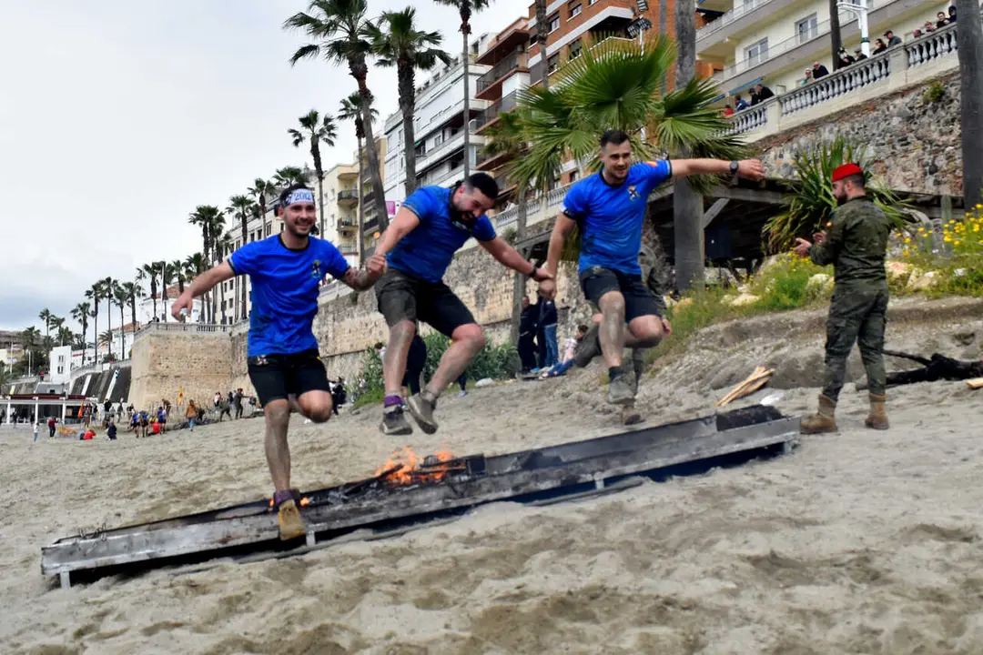 Llegada a la playa de la Ribera en la novena edici&oacute;n del Desaf&iacute;o de los 300 de Regulares (57)