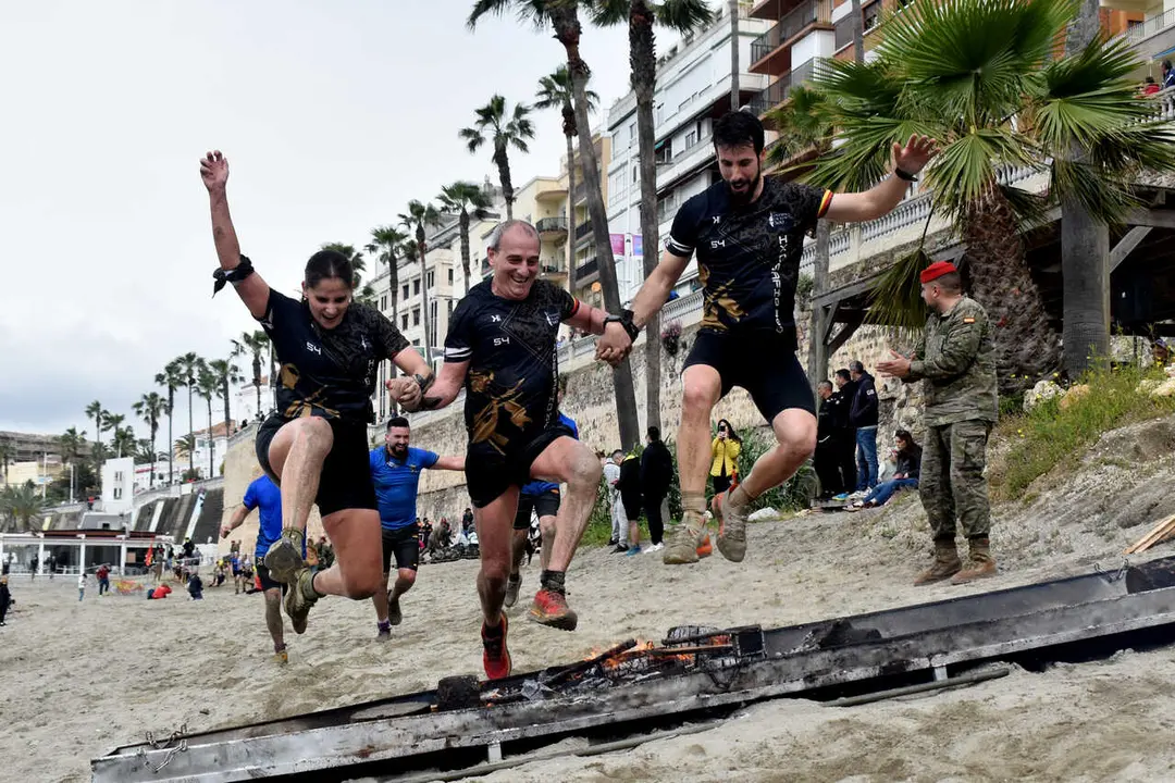 Llegada a la playa de la Ribera en la novena edici&oacute;n del Desaf&iacute;o de los 300 de Regulares (56)