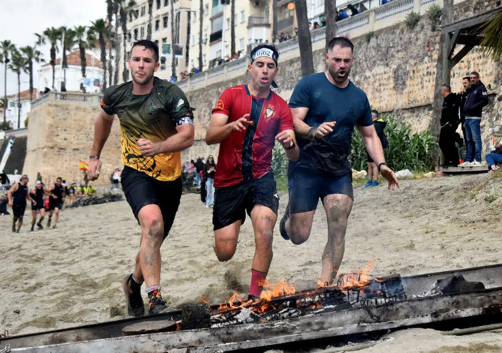 Llegada a la playa de la Ribera en la novena edici&oacute;n del Desaf&iacute;o de los 300 de Regulares (45)