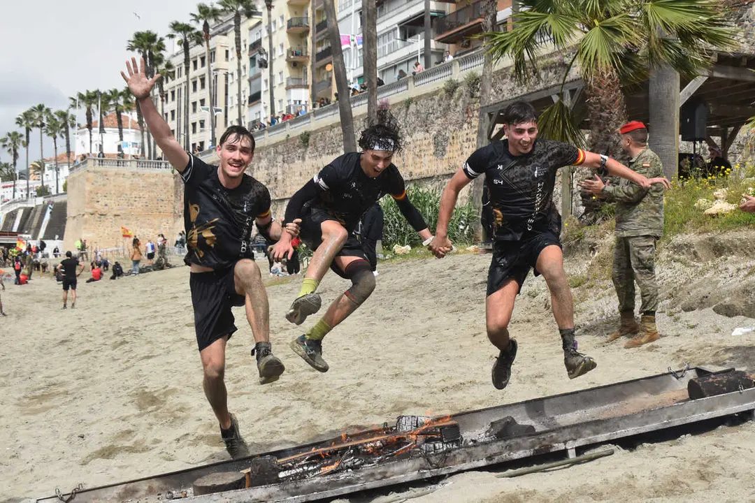 Llegada a la playa de la Ribera en la novena edici&oacute;n del Desaf&iacute;o de los 300 de Regulares (38)