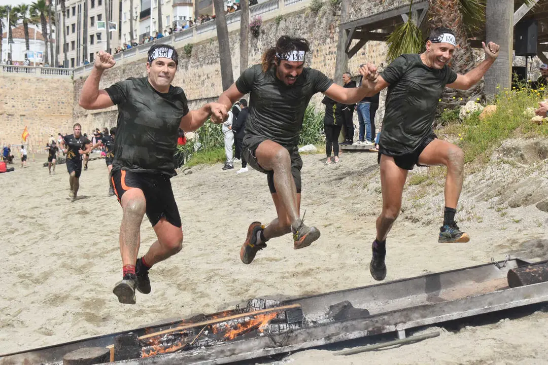 Llegada a la playa de la Ribera en la novena edici&oacute;n del Desaf&iacute;o de los 300 de Regulares (29)