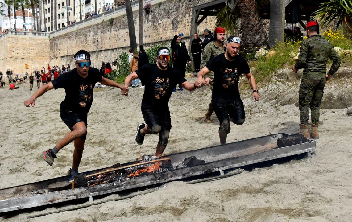 Llegada a la playa de la Ribera en la novena edici&oacute;n del Desaf&iacute;o de los 300 de Regulares (25)