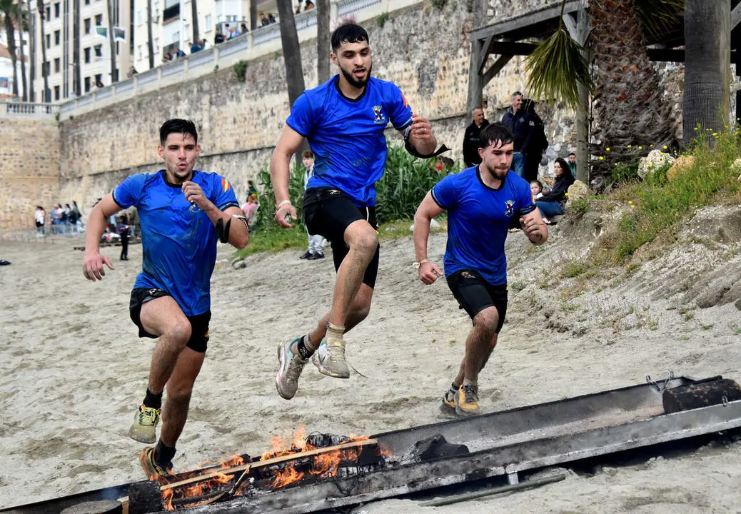 Llegada a la playa de la Ribera en la novena edici&oacute;n del Desaf&iacute;o de los 300 de Regulares (20)