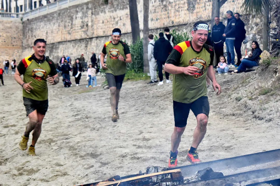 Llegada a la playa de la Ribera en la novena edici&oacute;n del Desaf&iacute;o de los 300 de Regulares (18)