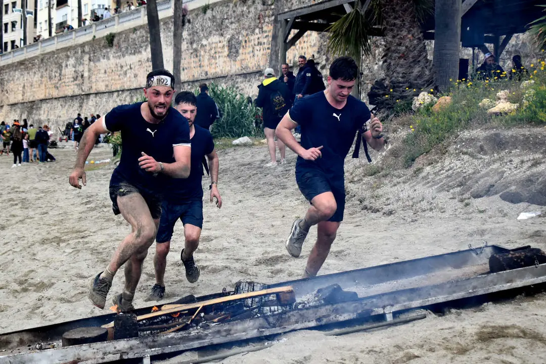Llegada a la playa de la Ribera en la novena edici&oacute;n del Desaf&iacute;o de los 300 de Regulares (17)