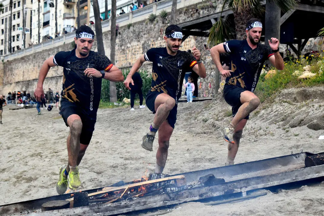 Llegada a la playa de la Ribera en la novena edici&oacute;n del Desaf&iacute;o de los 300 de Regulares (14)