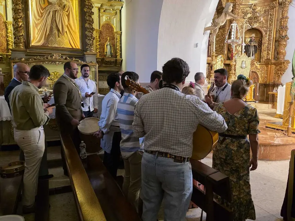 Despedida de los romeros ceut&iacute;es rumbo a El Roc&iacute;o (11)