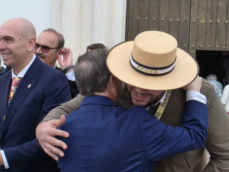Despedida de los romeros ceut&iacute;es rumbo a El Roc&iacute;o (2)