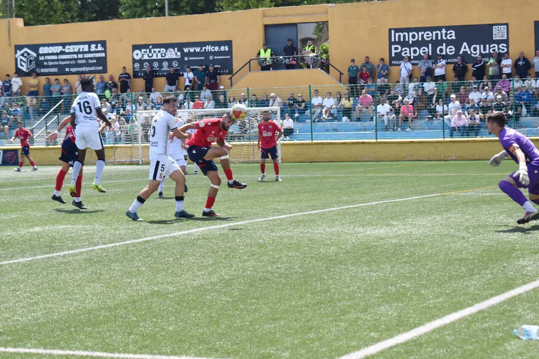 Encuentro de playoff entre el filial de la AD Ceuta FC y el Dos Hermanas CF 1971 (26)