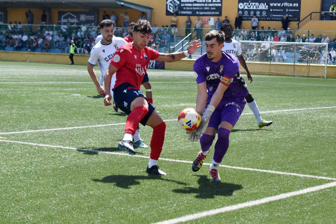 Encuentro de playoff entre el filial de la AD Ceuta FC y el Dos Hermanas CF 1971 (22)