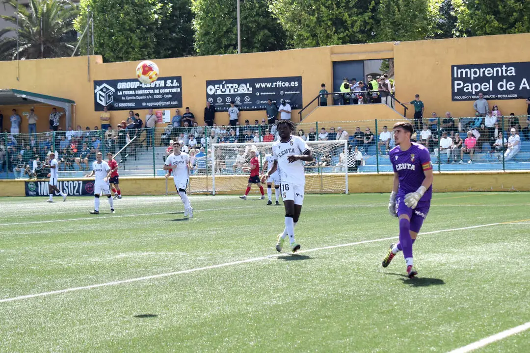 Encuentro de playoff entre el filial de la AD Ceuta FC y el Dos Hermanas CF 1971 (18)