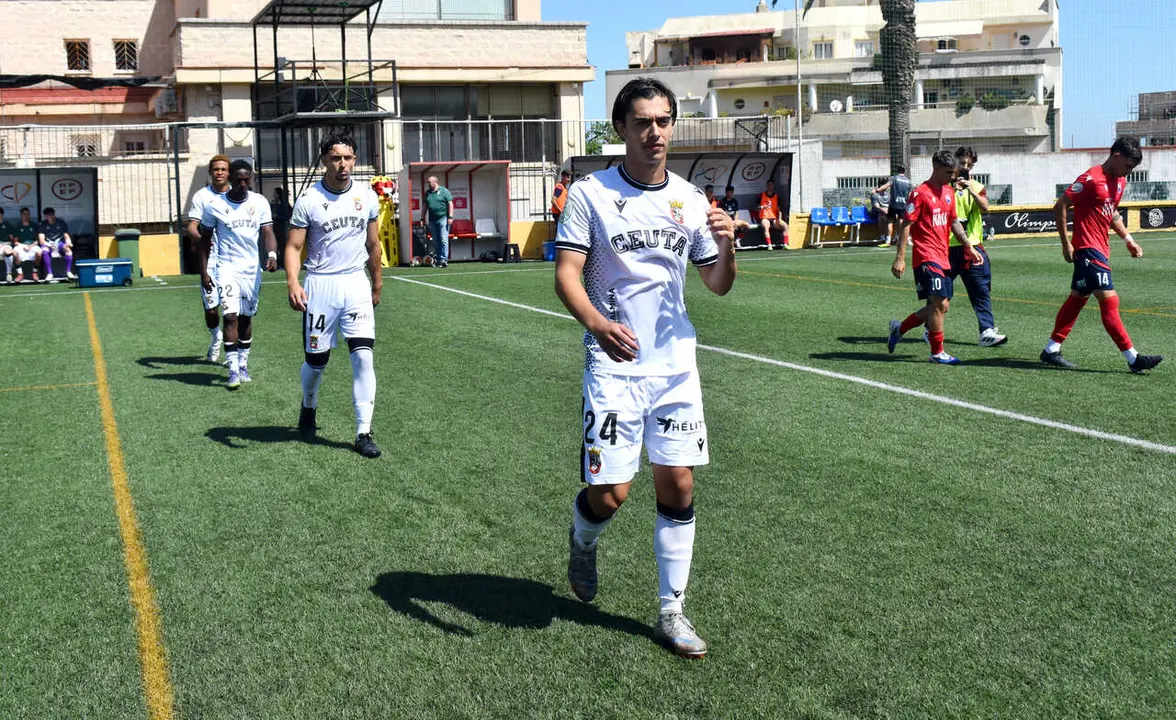 Encuentro de playoff entre el filial de la AD Ceuta FC y el Dos Hermanas CF 1971 (6)