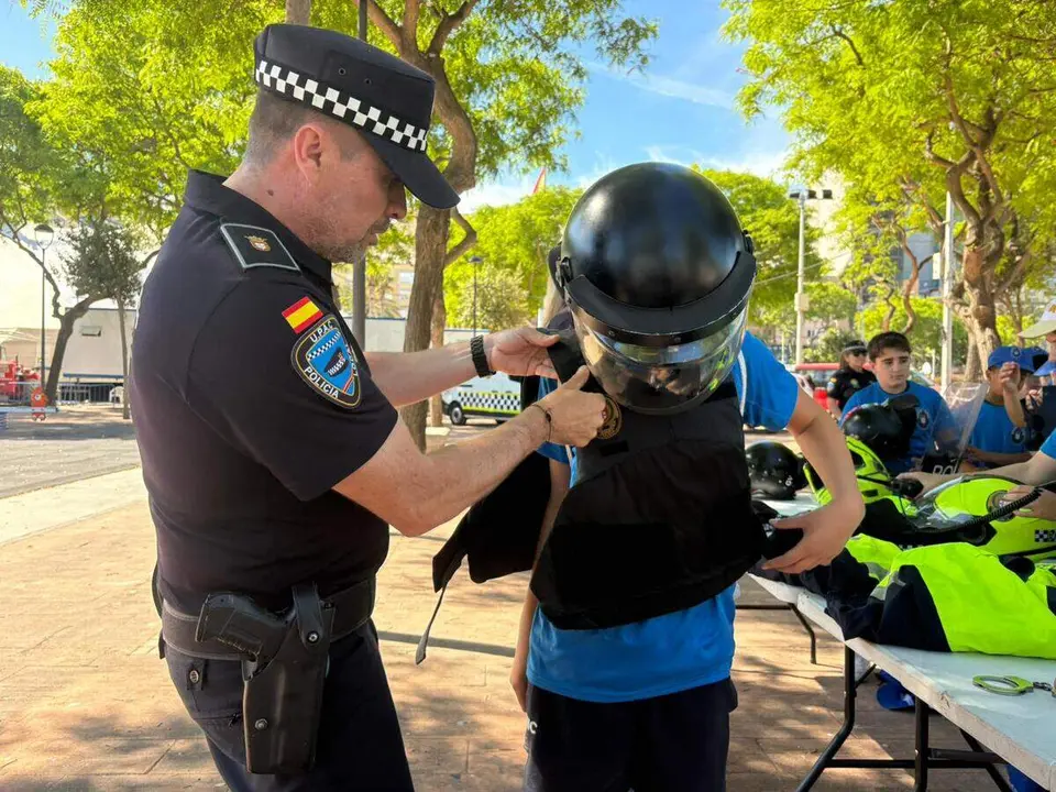 Jornada de convivencia de la Polic&iacute;a Local el Parque Juan Carlos I / Alma Palomino