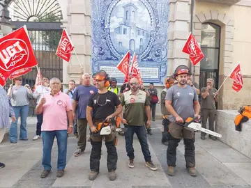 Los trabajadores de Obimasa durante su protesta / Archivo