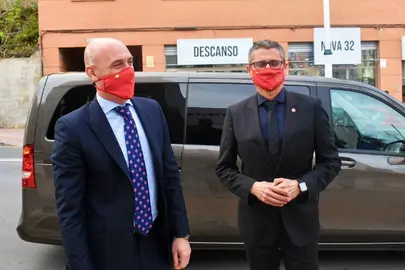 Garc&iacute;a Gaona junto a Luis Rubiales