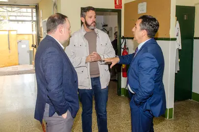 Visita del consejero de Educaci&oacute;n y Cultura, Carlos Rontom&eacute;, al CEIP Ortega y Gasset / Cedida