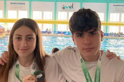 Los dos j&oacute;venes campeones caballas / Federaci&oacute;n de Nataci&oacute;n de Ceuta