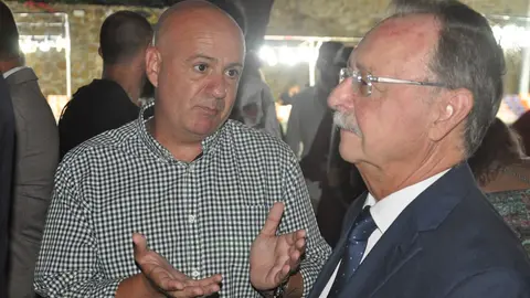 Juan Vivas y Juan Guti&eacute;rrez charlando / Archivo