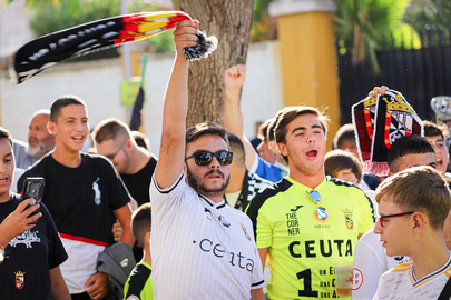 Aficionados de la AD Ceuta FC en el Alfonso Murube