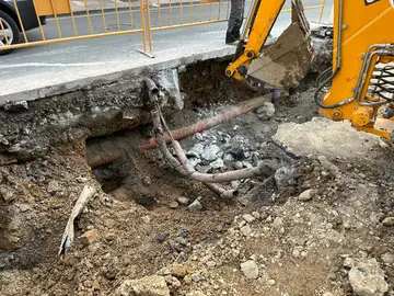 Trabajos de reparaci&oacute;n de las tuber&iacute;as/ Foto: ACEMSA