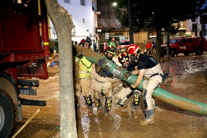 Efectivos de Defensa movilizados en Valencia ante la terrible DANA (6)